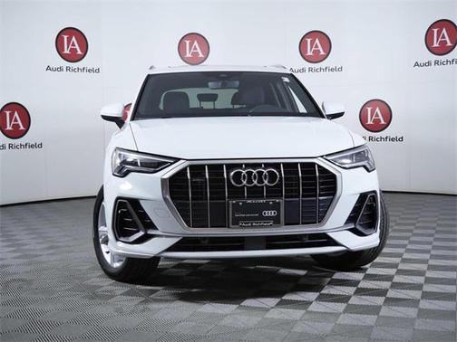 2024 Audi Q3 Premium 45 TFSI S line quattro Tiptronic