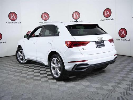 2024 Audi Q3 Premium 45 TFSI S line quattro Tiptronic