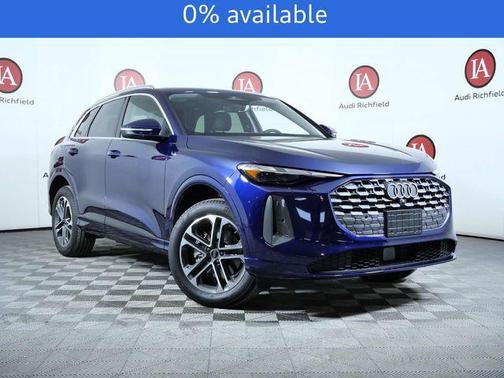 Navarra Blue Metallic 2025 Audi Q5 Premium