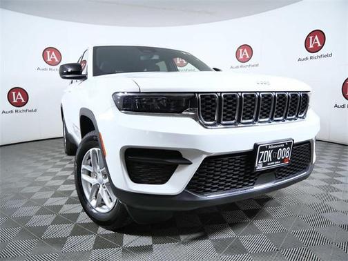2024 Jeep Grand Cherokee Laredo