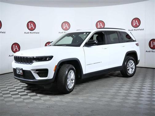 2024 Jeep Grand Cherokee Laredo