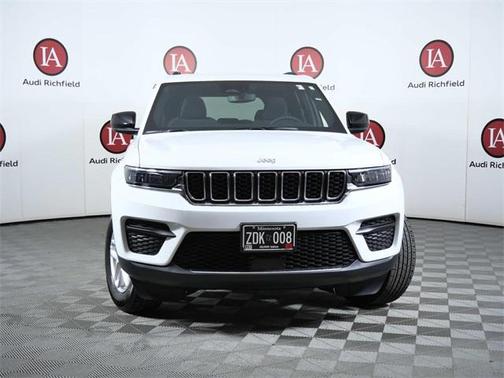 2024 Jeep Grand Cherokee Laredo