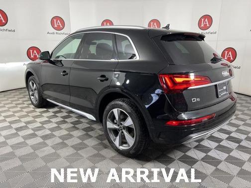 2024 Audi Q5 40 Premium Plus