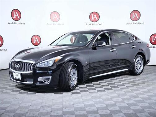 2016 INFINITI Q70L 5.6X