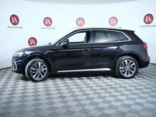 Mythos Black Metallic 2023 Audi Q5 45 S line Premium