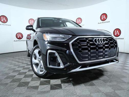 Mythos Black Metallic 2023 Audi Q5 45 S line Premium Plus