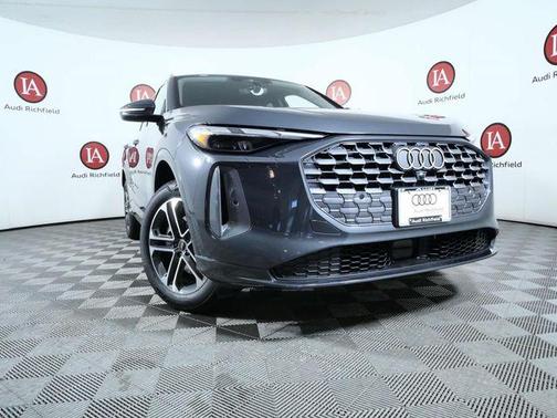 Tambora Gray Metallic 2026 Audi Q5 Premium TFSI quattro S tronic
