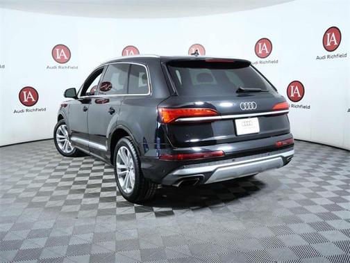 2025 Audi Q7 55 Premium Plus