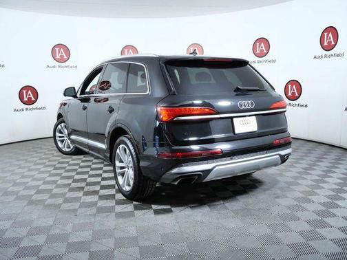 2025 Audi Q7 55 Premium Plus