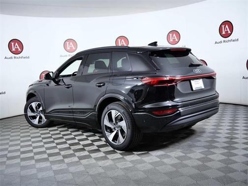 2025 Audi Q6 e-tron Premium Plus quattro