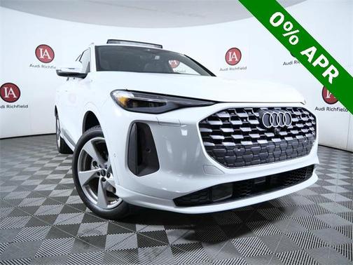 2025 Audi Q5 Premium plus