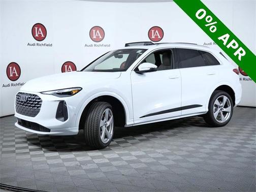 2025 Audi Q5 Premium plus