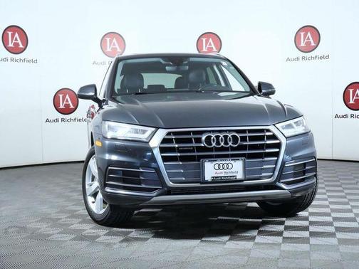 Manhattan Gray Metallic 2018 Audi Q5 2.0T Premium Plus