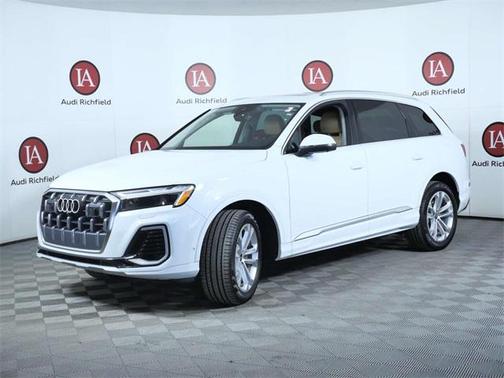 2025 Audi Q7 55 Premium Plus