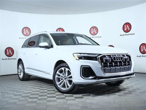 2025 Audi Q7 55 Premium Plus