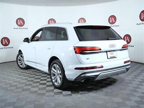 2025 Audi Q7 55 Premium Plus