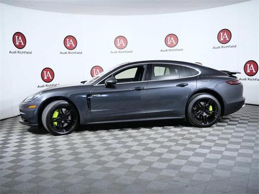 2020 Porsche Panamera E-Hybrid 4