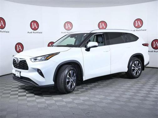 2020 Toyota Highlander XLE