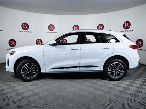 2025 Audi Q5 Premium