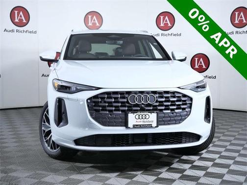 2025 Audi Q5 Premium plus