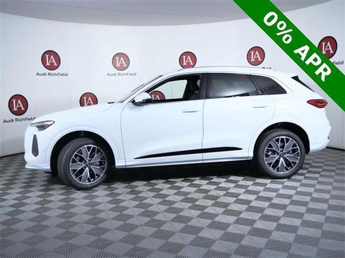 2025 Audi Q5 Premium plus