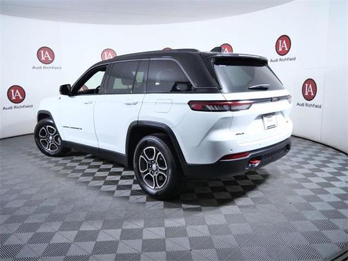 2022 Jeep Grand Cherokee Trailhawk