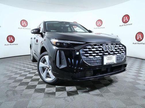 Mythos Black Metallic 2026 Audi Q5 Premium Plus TFSI quattro S tronic