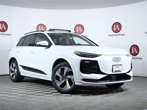 2025 Audi Q6 e-tron Premium Plus quattro