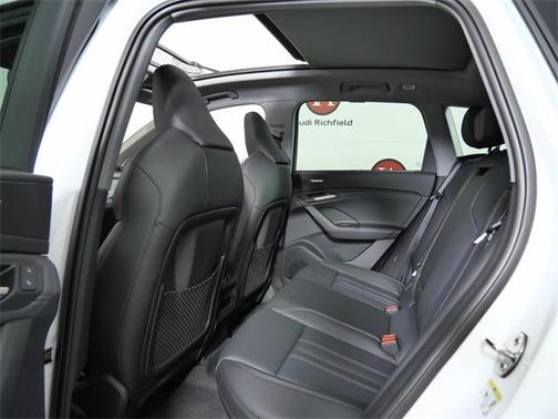 2025 Audi Q6 e-tron Premium Plus quattro