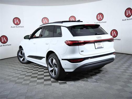 2025 Audi Q6 e-tron Premium Plus quattro