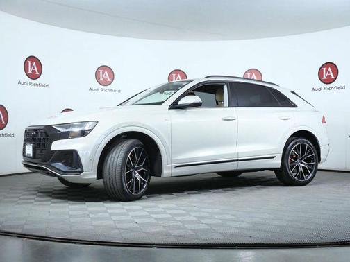 Vicuna Beige Metallic 2023 Audi Q8 55 Premium Plus
