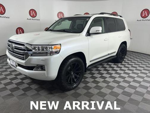 2019 Toyota Land Cruiser Base