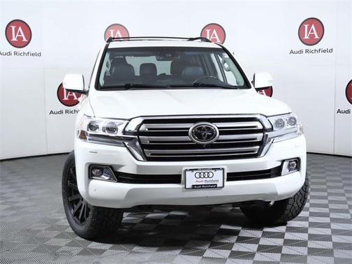 2019 Toyota Land Cruiser Base