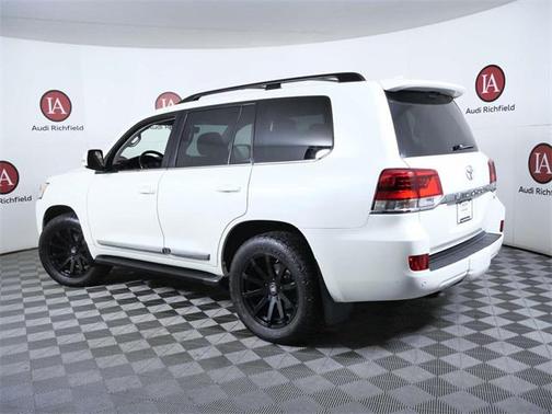 2019 Toyota Land Cruiser Base