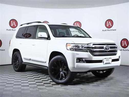 2019 Toyota Land Cruiser Base