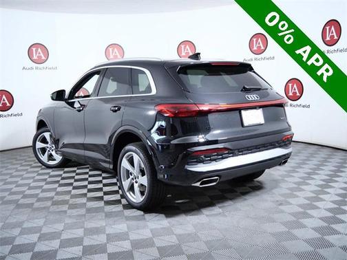 2025 Audi Q5 Premium plus