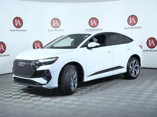 Glacier White Metallic 2023 Audi Q4 e-tron Premium 50 quattro