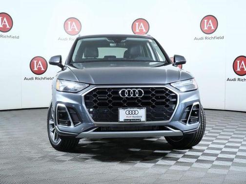 Daytona Gray Pearl Effect 2023 Audi Q5 45 S line Premium
