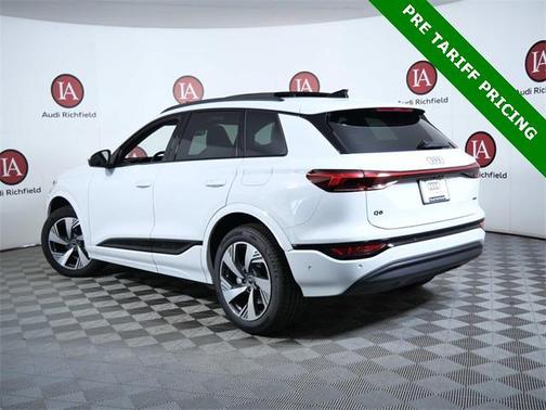 2025 Audi Q6 e-tron Premium Plus quattro