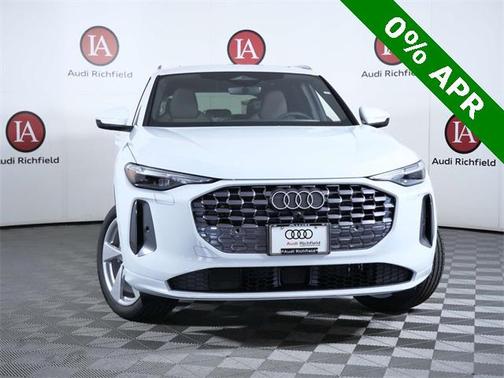 2025 Audi Q5 Premium plus