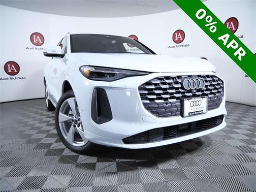 2025 Audi Q5 Premium plus