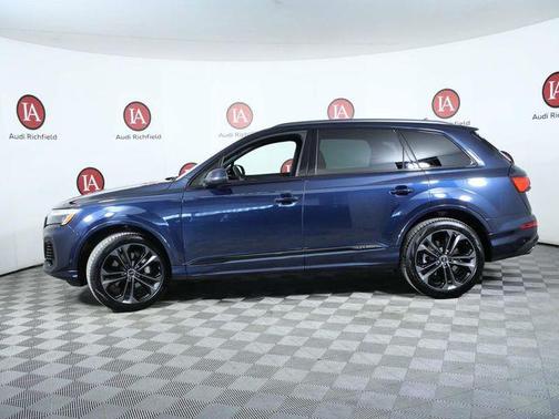 2025 Audi Q7 55 Premium Plus