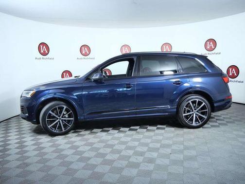 Waitomo Blue Metallic 2023 Audi Q7 55 Premium Plus