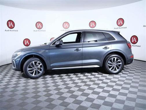 2022 Audi Q5 45 S line Premium Plus