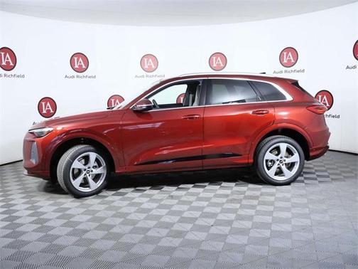 2025 Audi Q5 Premium plus