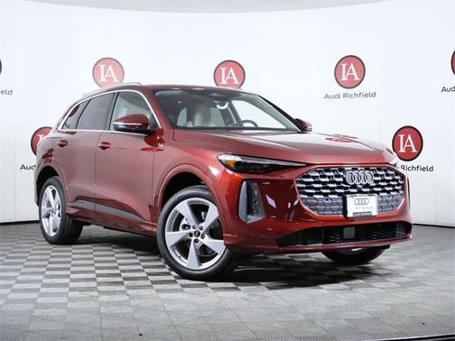 2025 Audi Q5 Premium plus