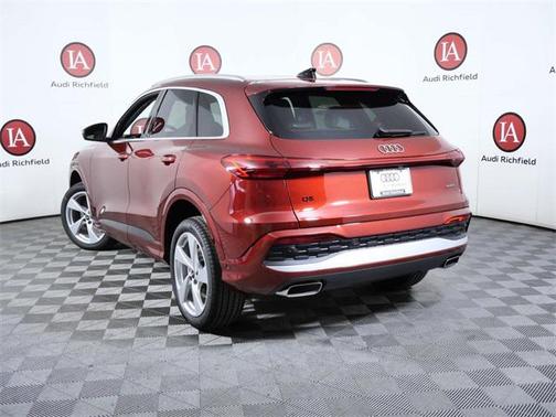 2025 Audi Q5 Premium plus