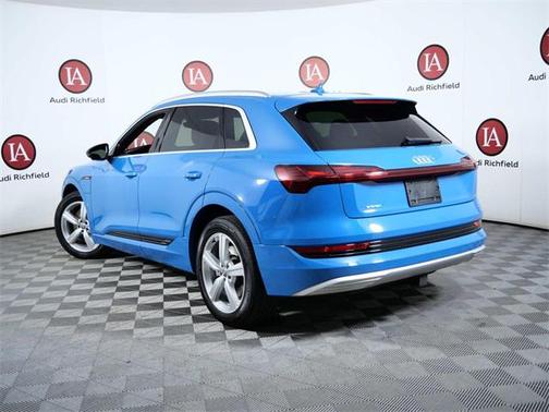 2019 Audi e-tron Premium Plus