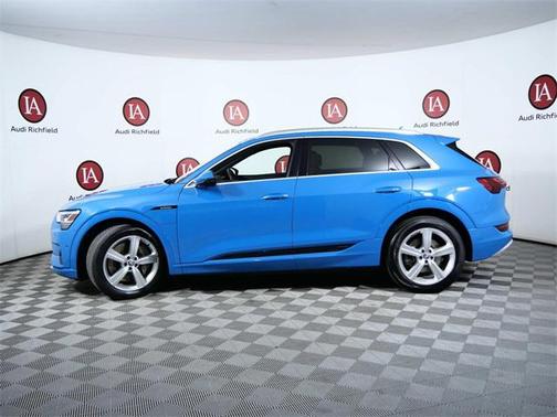 2019 Audi e-tron Premium Plus
