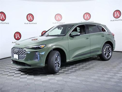 2025 Audi Q5 Premium plus